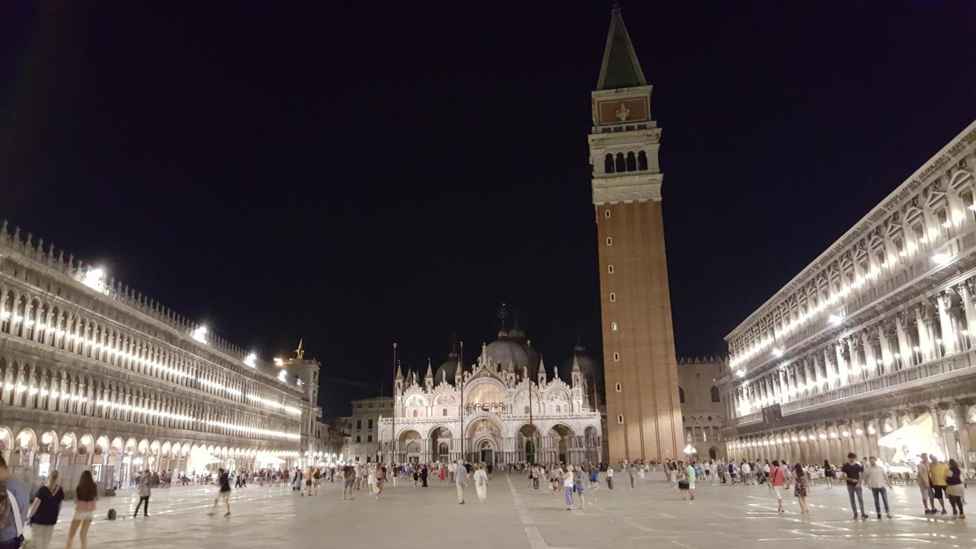 La Corte Incantata Venesia Bagian luar foto